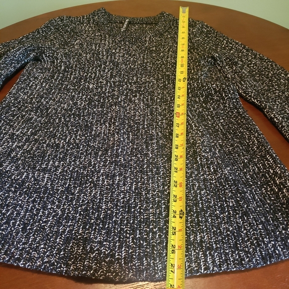 Athleta Gray Women's Medium Loose Fit Sweater - Picture 3 of 6